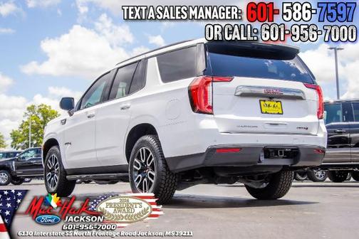 Summit White 2023 GMC Yukon AT4