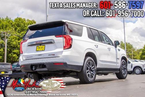 Summit White 2023 GMC Yukon AT4