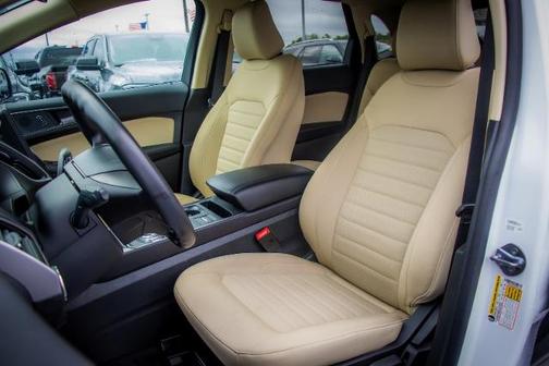 2020 Ford Edge SE