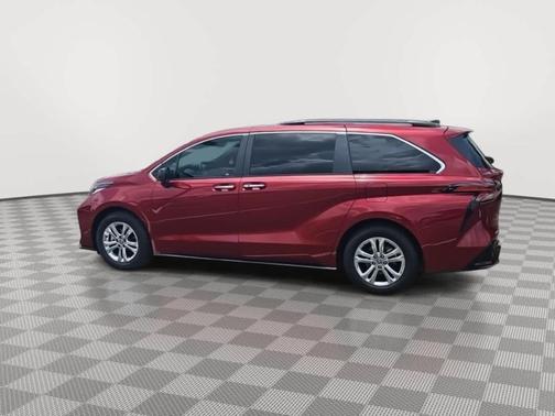 2022 Toyota Sienna XSE 7 Passenger