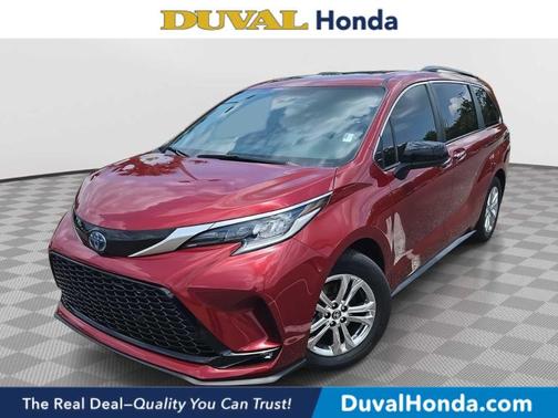 2022 Toyota Sienna XSE 7 Passenger