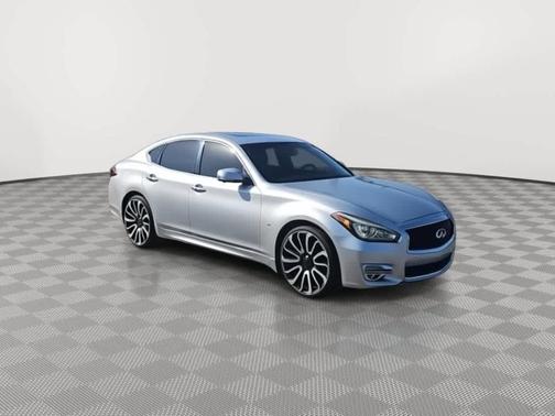 2015 INFINITI Q70 3.7