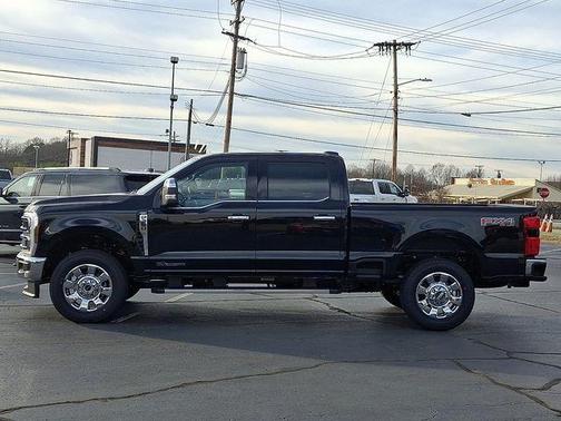 Agate Black Metallic 2026 Ford F-350 Lariat Super Duty
