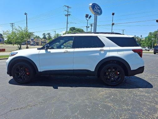 2022 Ford Explorer ST