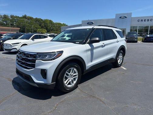 Space White Metallic 2026 Ford Explorer Active