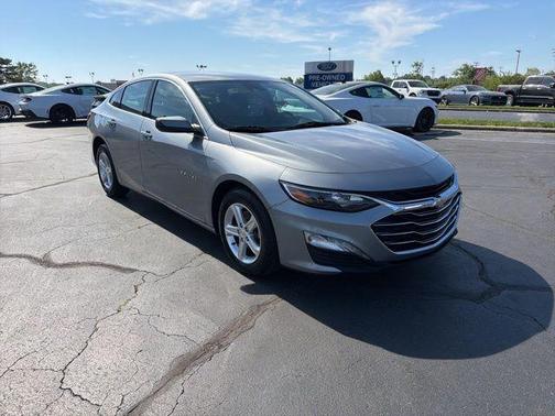 Sterling Gray Metallic 2024 Chevrolet Malibu LT