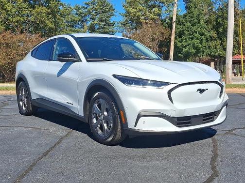 2023 Ford Mustang Mach-E SELECT