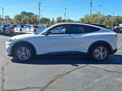 2023 Ford Mustang Mach-E SELECT