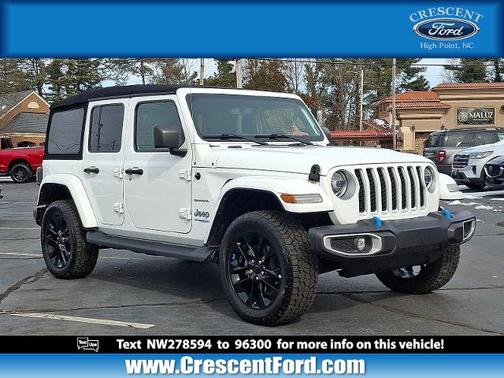 Bright White Clearcoat 2022 Jeep Wrangler Unlimited SAHARA SUV