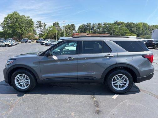 Carbonized Gray Metallic 2026 Ford Explorer Active