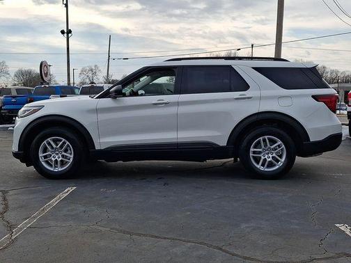 Star White 2026 Ford Explorer Active