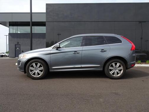 2016 Volvo XC60 T6 Drive-E