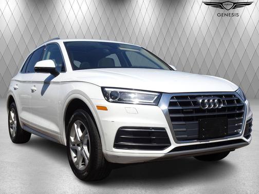 White 2019 Audi Q5 2.0T Premium