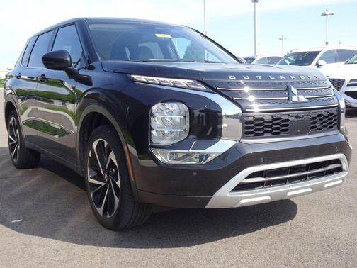 Black Diamond 2024 Mitsubishi Outlander SE 2.5 S-AWC