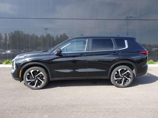 Black Diamond 2024 Mitsubishi Outlander SE 2.5 S-AWC