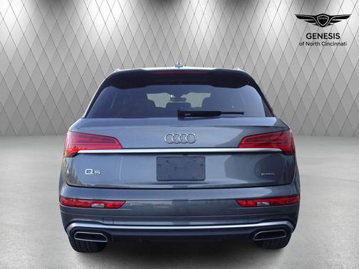 Daytona Gray Pearl Effect 2022 Audi Q5 45 S line Premium