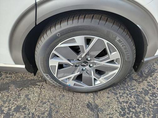 2024 Genesis GV60 Standard RWD