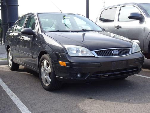 Pitch Black Clearcoat 2005 Ford Focus ZX4