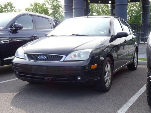 Pitch Black Clearcoat 2005 Ford Focus ZX4