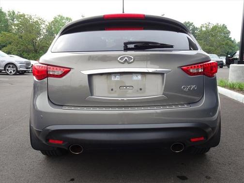 2015 INFINITI QX70 Base