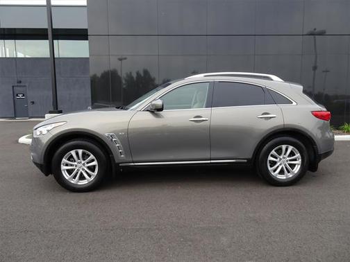 2015 INFINITI QX70 Base