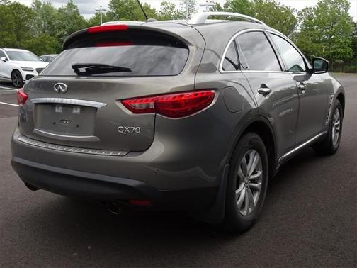 2015 INFINITI QX70 Base