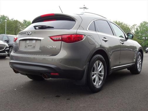 2015 INFINITI QX70 Base