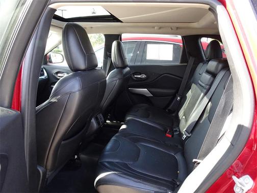 2016 Jeep Cherokee Overland