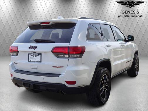 Bright White Clearcoat 2017 Jeep Grand Cherokee Trailhawk
