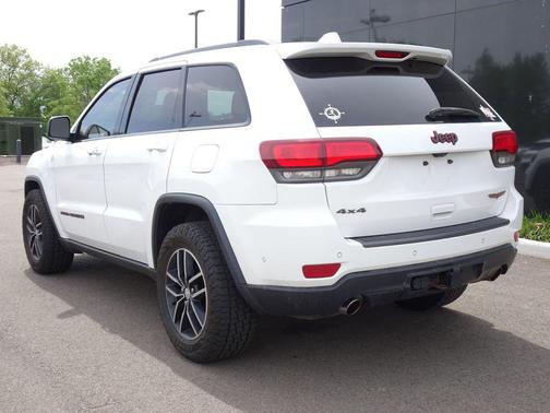 Bright White Clearcoat 2017 Jeep Grand Cherokee Trailhawk