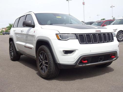 Bright White Clearcoat 2017 Jeep Grand Cherokee Trailhawk