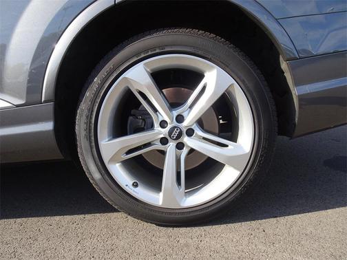 2019 Audi Q7 55 Prestige