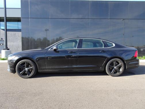 2018 Volvo S90 T5 Momentum