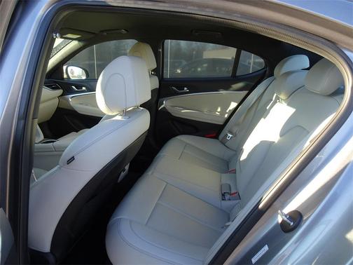 2024 Genesis G70 2.5T