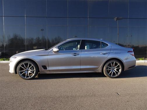 2024 Genesis G70 2.5T