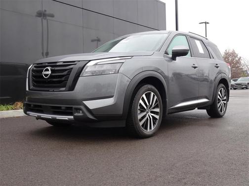 2025 Nissan Pathfinder Platinum 4WD