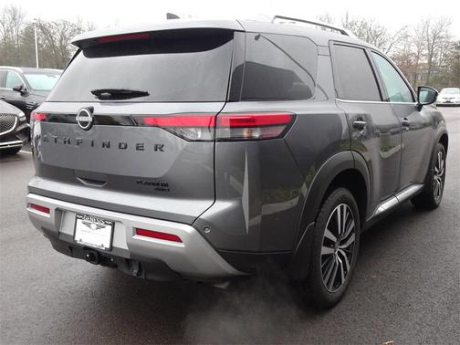 2025 Nissan Pathfinder Platinum 4WD