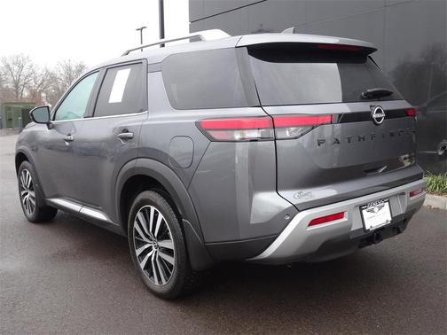 2025 Nissan Pathfinder Platinum 4WD