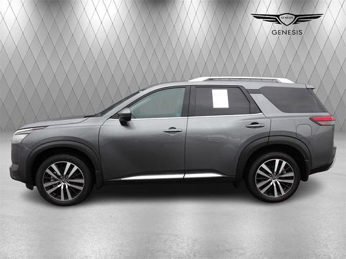 2025 Nissan Pathfinder Platinum 4WD