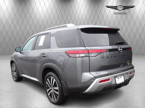 2025 Nissan Pathfinder Platinum 4WD