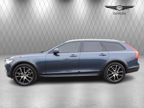 2020 Volvo V90 Cross Country T6