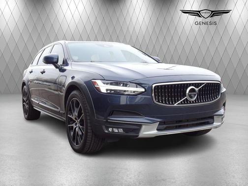 2020 Volvo V90 Cross Country T6