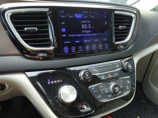Jazz Blue Pearlcoat 2017 Chrysler Pacifica Touring-L