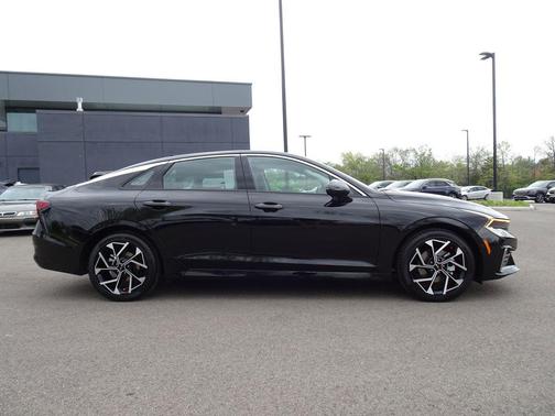 Aurora Black Pearl 2026 Kia K5 EX