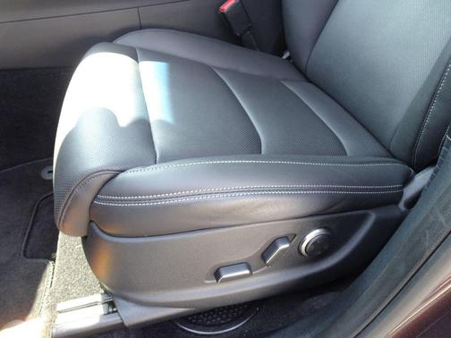 Barossa Burgundy 2023 Genesis GV70 2.5T AWD