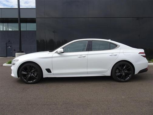 2023 Genesis G70 2.0T AWD