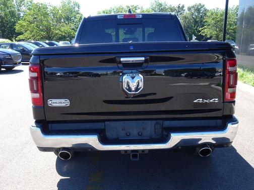 Diamond Black Crystal Pearlcoat 2022 RAM 1500 Longhorn