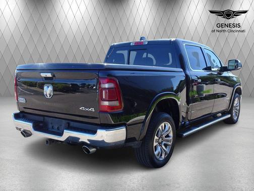 Diamond Black Crystal Pearlcoat 2022 RAM 1500 Longhorn