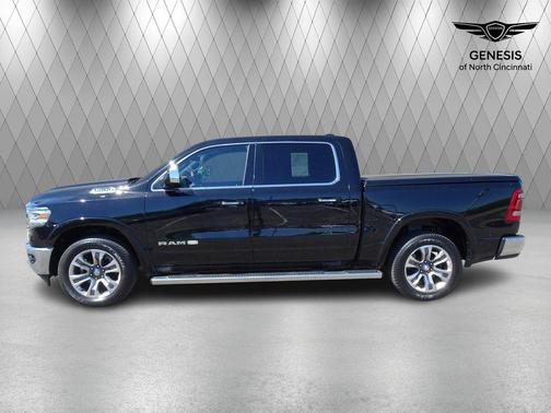 Diamond Black Crystal Pearlcoat 2022 RAM 1500 Longhorn