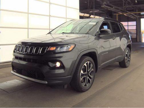 Granite Crystal Metallic Clearcoat 2023 Jeep Compass Limited